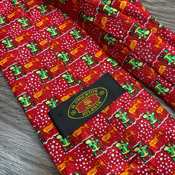 Robert Talbott Red Santa Christmas Pattern Tie - Picture 3 of 5
